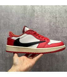 Travis Scott x Air Jordan 1 Low OG“Chicago”