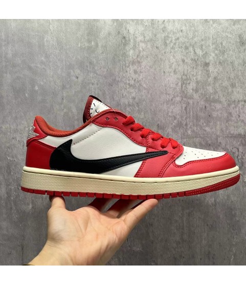 Travis Scott x Air Jordan 1 Low OG“Chicago”