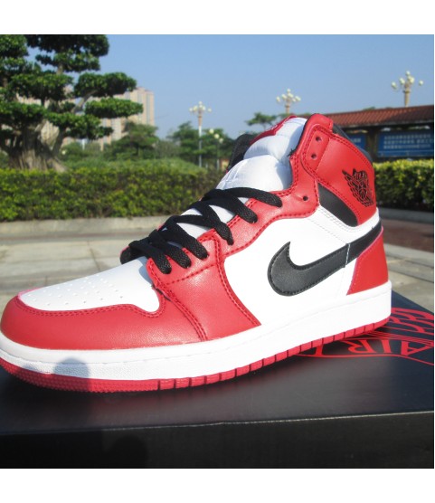 Nike air Jordan 1 Retro Chicago