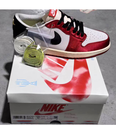 Trophy Room x Air Jordan 1 Low OG “Home”