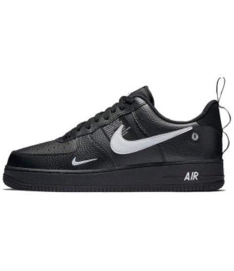 Зимние кроссовки Nike Air Force 1 Mid '07 LV8 Black черные с белым - 242