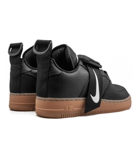 Кроссовки Nike Air Force 1 Utility черные с коричневой подошвой - 321