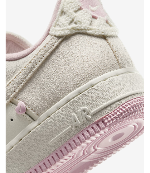 Nike Air Force 1 ’07 LX - 29