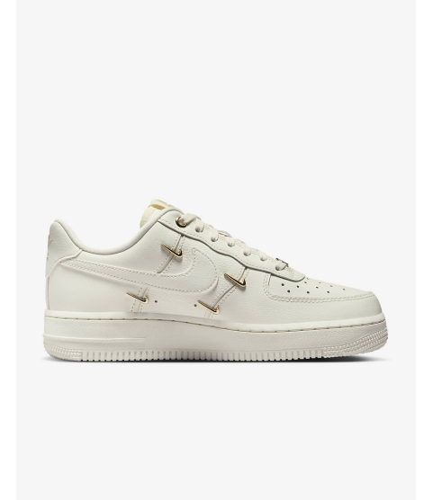 Nike Air Force 1 '07 LX - 31