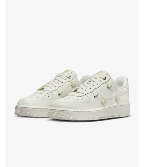 Nike Air Force 1 '07 LX - 31
