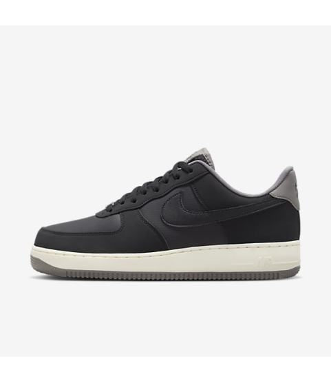 Nike Air Force 1 '07 LV8 - 31