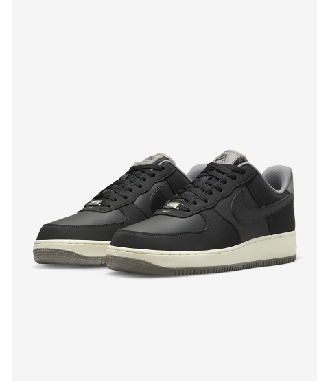 Nike Air Force 1 '07 LV8 - 31