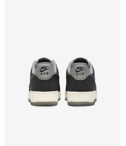 Nike Air Force 1 '07 LV8 - 31