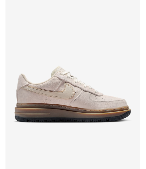 Nike Air Force 1 LX - 46