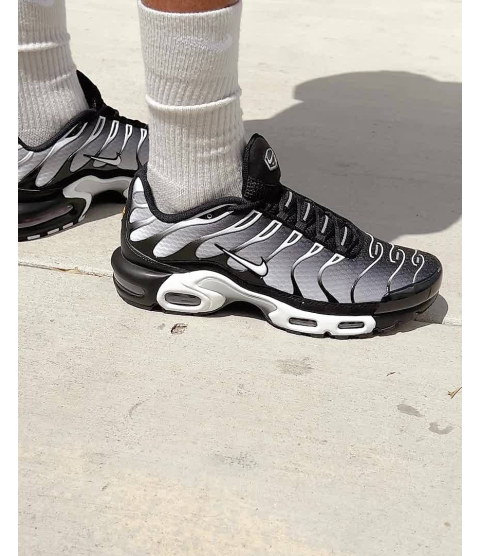 Nike Air Max Plus - 4