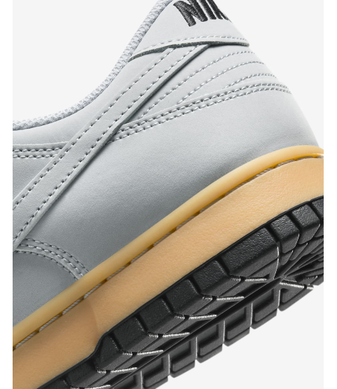 Nike Dunk Low Retro SE - 105