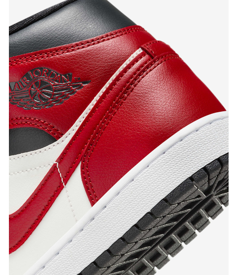 Air Jordan 1 Mid - 18