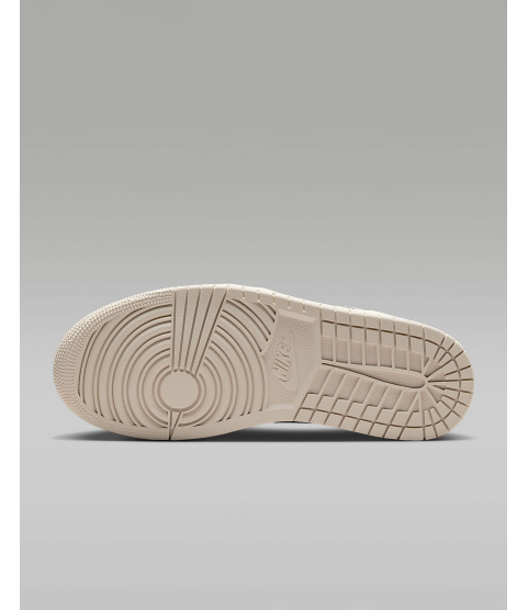 Air Jordan 1 Low SE - 19
