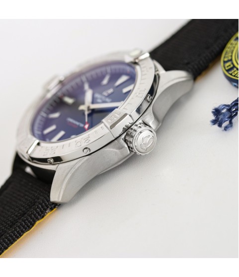 Часы Breitling Avenger спортивный стиль