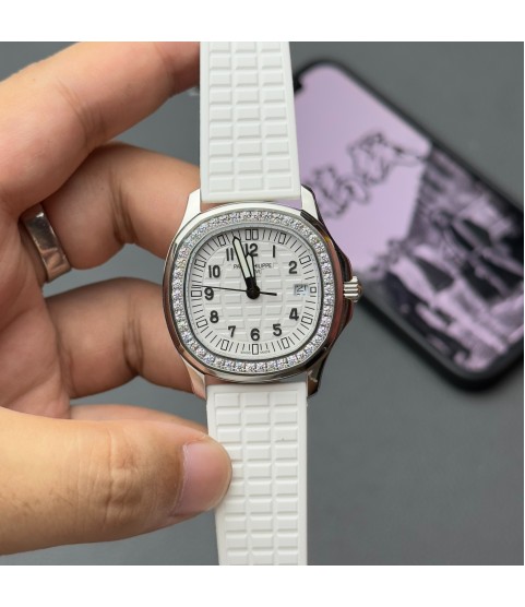 Часы Patek Philippe Aquanaut с бриллиантами