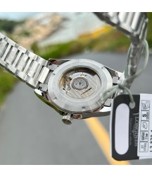 Часы Longines Conquest с серебристым браслетом