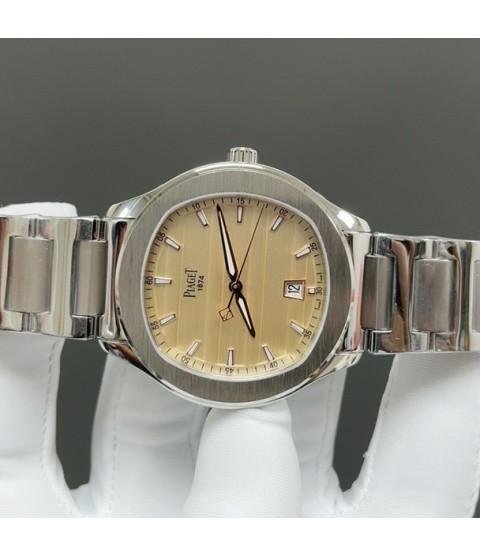 Часы Piaget с металлическим ремешком