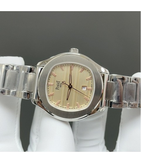 Часы Piaget с металлическим ремешком
