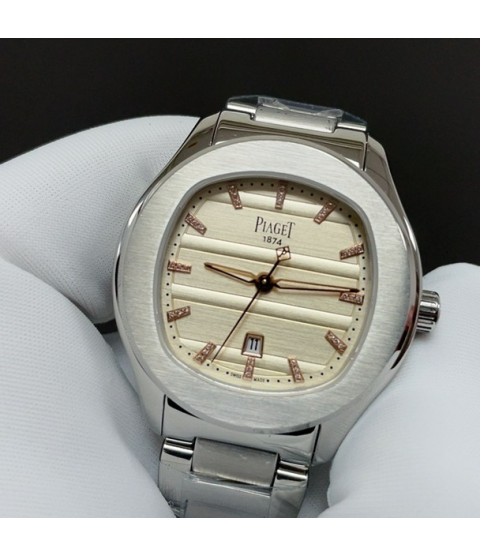 Часы Piaget с металлическим ремешком