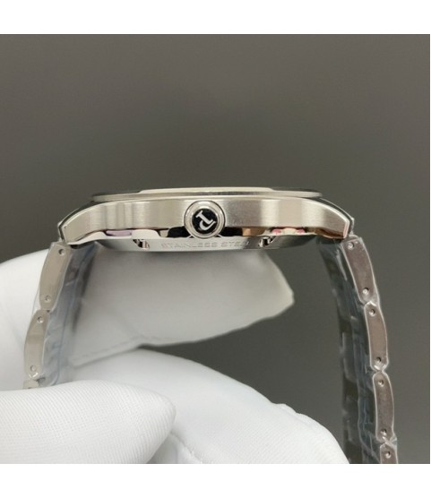 Часы Piaget с металлическим ремешком