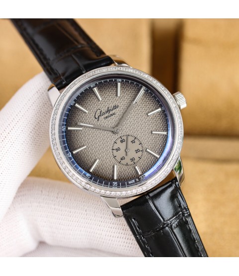 Часы Glashütte Original, синие стрелки