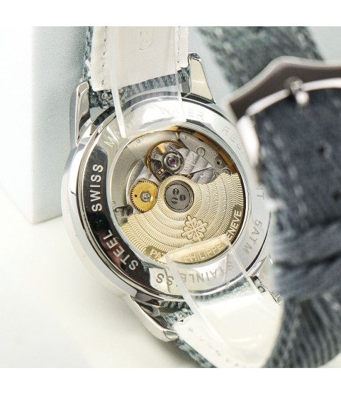 Часы Patek Philippe Calatrava с бриллиантовыми метками