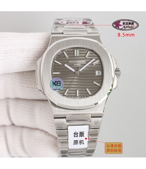 Часы Patek Philippe Nautilus с зелёным циферблатом