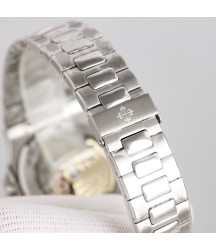 Часы Patek Philippe Nautilus с зелёным циферблатом