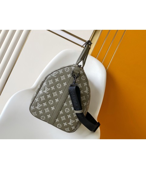Сумка Louis Vuitton Keepall для путешествий