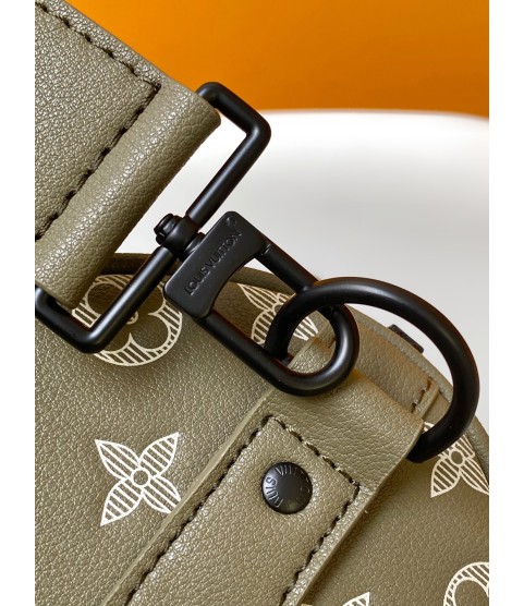 Сумка Louis Vuitton Keepall для путешествий