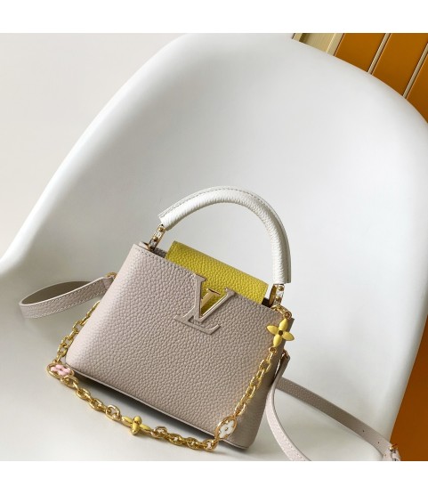Сумка Louis Vuitton Capucines