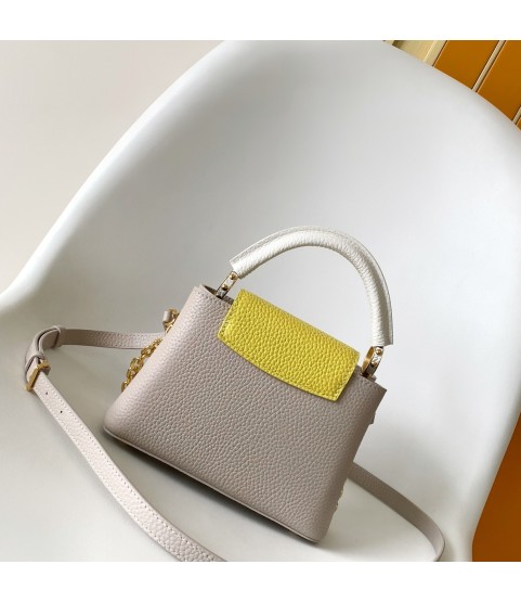 Сумка Louis Vuitton Capucines