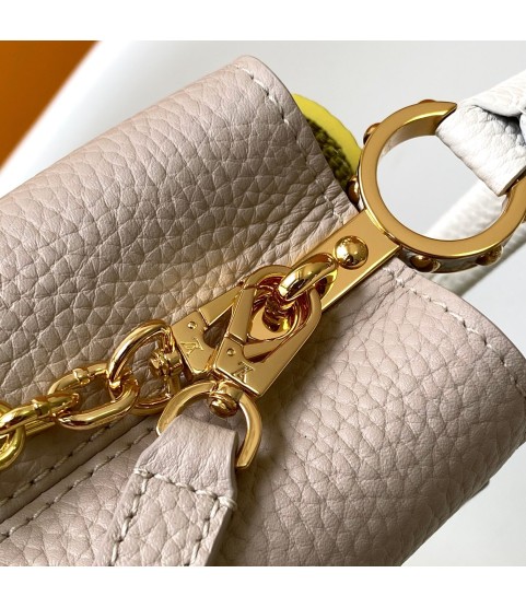 Сумка Louis Vuitton Capucines