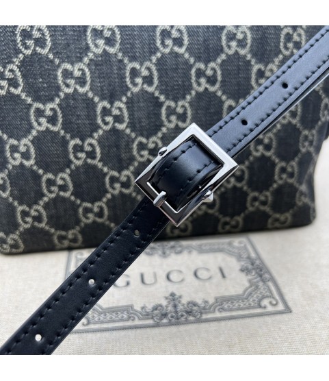 Классическая сумка-кисет Gucci